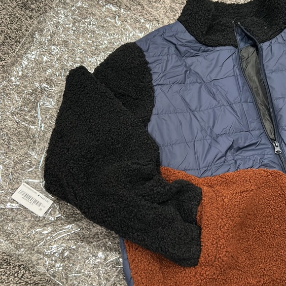 Patchwork Contrast Puffer Jacket - Picture 3 of 5